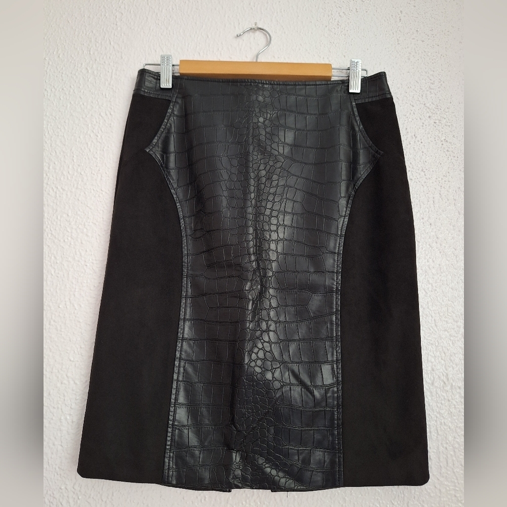 VAKKO Black Knee-Length Pencil Skirt for Work